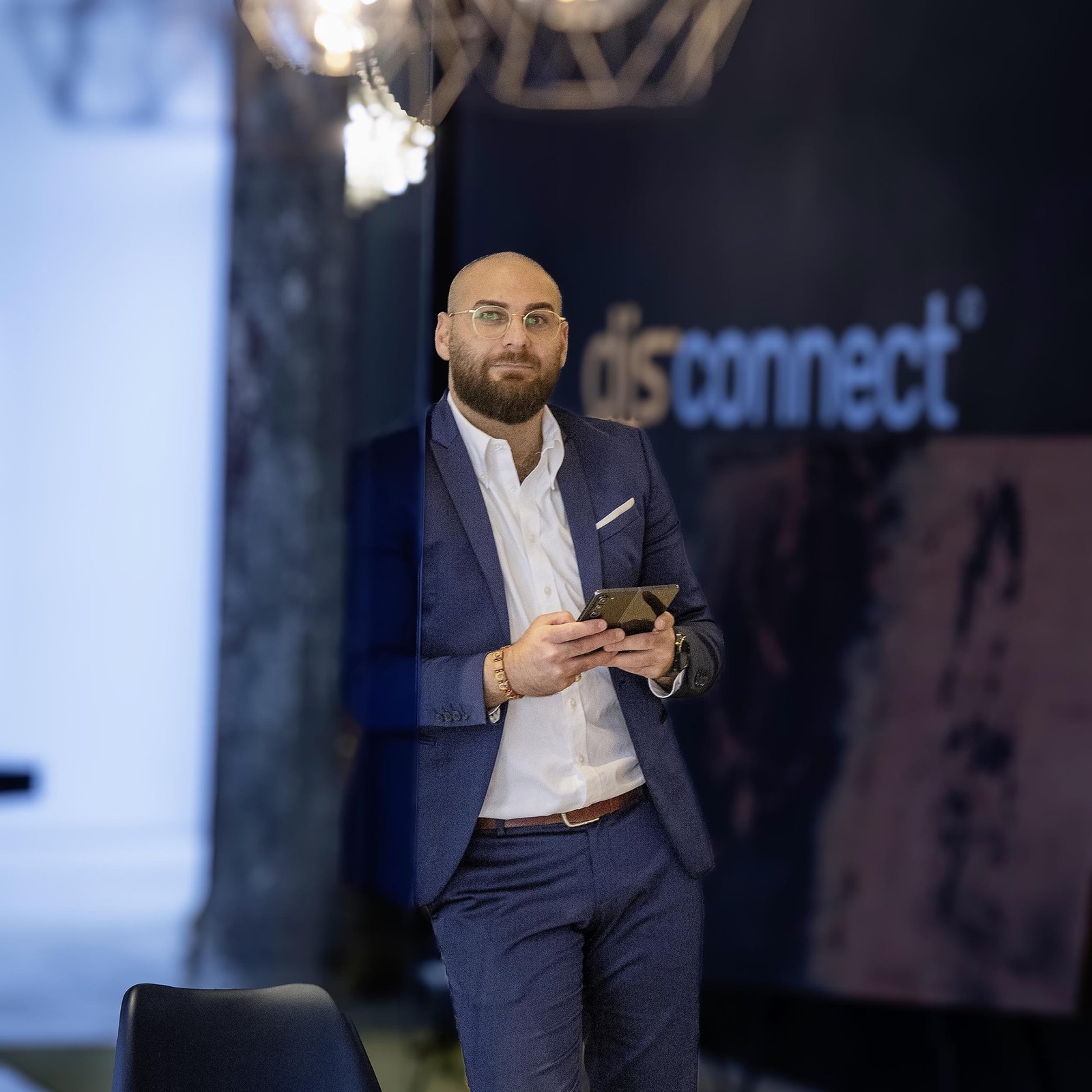 Dis-Connect